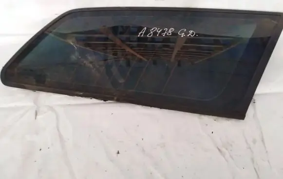 Volvo V50 Rear side window