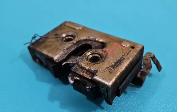 Front door lock
