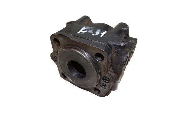 BMW 8 E31 Power steering pump