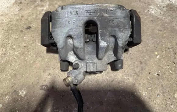 Citroen DS5 Front brake caliper