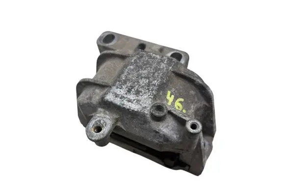 Engine mount bracket