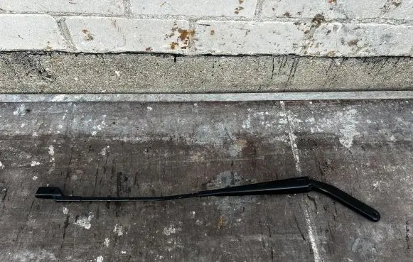 BMW X6 E71 Front wiper blade arm 61617294572 7294572