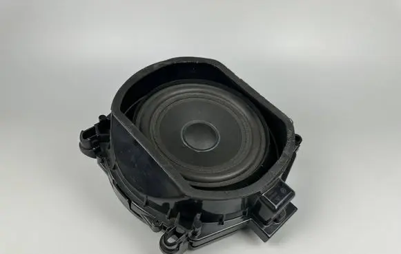 BMW X5 E70 Subwoofer speaker 9218694 18353410 6513921869401