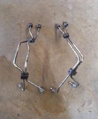 Fuel injector supply line/pipe