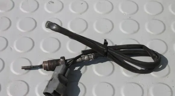 Suzuki Grand Vitara II Exhaust gas temperature sensor 67J0D12J121151