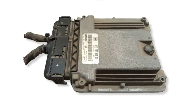Volkswagen Caddy Engine control unit/module 03G906016DM 0281011882 1039S06225