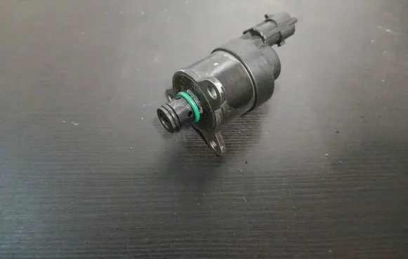 Volvo S60 Fuel pressure sensor 0928400