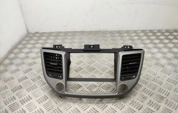 Hyundai Tucson TL Dash center air vent grill 84740D7100 97420D7000 97410D7000