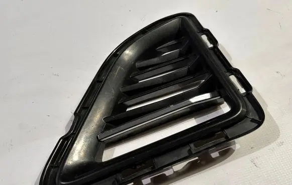 Front bumper lower grill