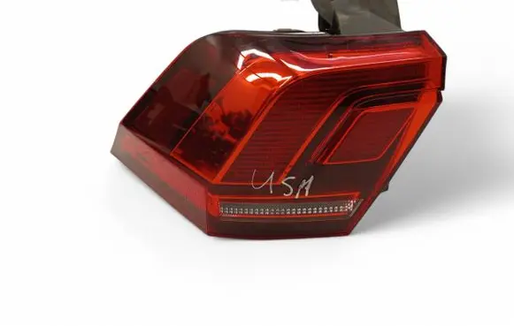 Volkswagen Tiguan Rear/tail lights 5NN945095A