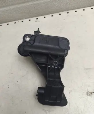 Peugeot 5008 Vacuum air tank 9805069780