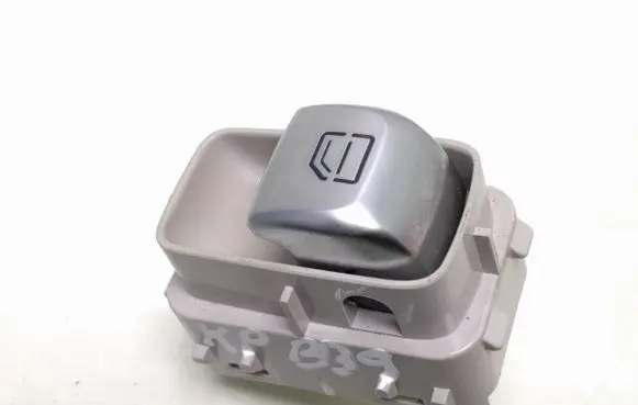 Mercedes-Benz C W205 Electric window control switch A2229052203 143537H52