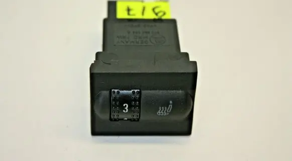 Skoda Fabia Mk1 (6Y) Headlight level adjustment motor 6Y0963563A