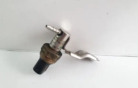 Mercedes-Benz E W212 Fuel pressure sensor A6510701381