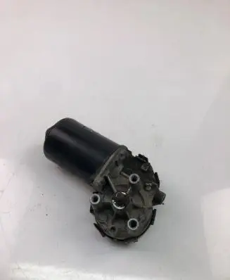 Skoda Octavia Mk2 (1Z) Wiper motor 0390241180