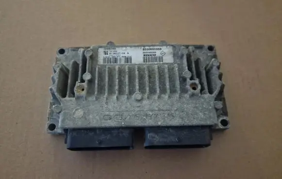 Renault Scenic II - Grand scenic II Gearbox control unit/module 8200695968