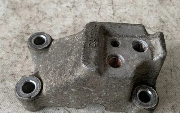 KIA Ceed Engine mounting bracket