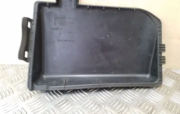 Volkswagen Polo Battery box tray cover/lid 6Q0915429B