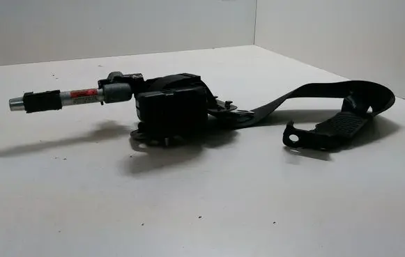 Volvo S60 Rear seatbelt 39965832