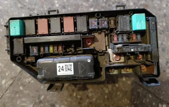 Honda Accord Fuse module Ta0a0 811280743