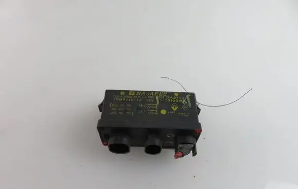 Renault Clio I Glow plug pre-heat relay 7700103188