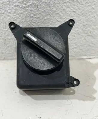 BMW 5 E28 Climate control unit 1373189 90943001