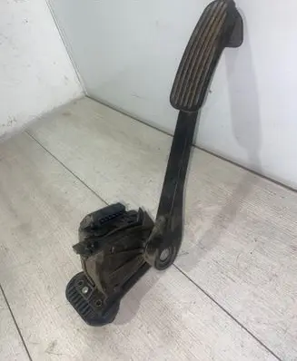 Volvo V70 Accelerator throttle pedal 30683514 6PV00853713