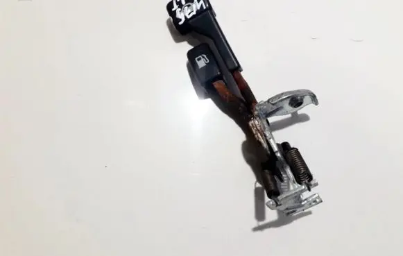 Mitsubishi Colt Fuel tank opening switch 