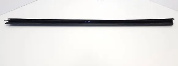 Citroen C5 Rubber seal front door window/glass 