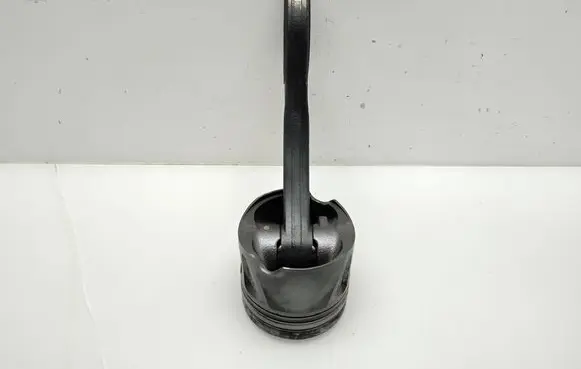 Mercedes-Benz Sprinter W906 Piston with connecting rod 8340E