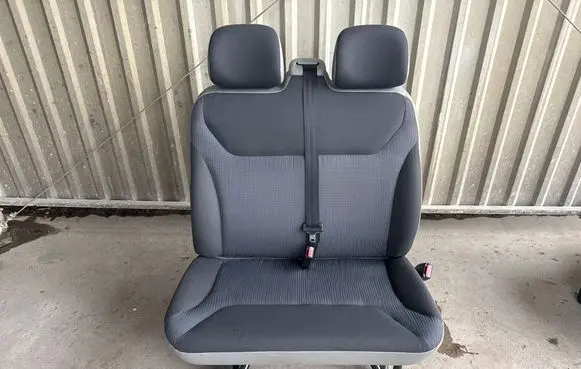 Opel Vivaro Front double seat 