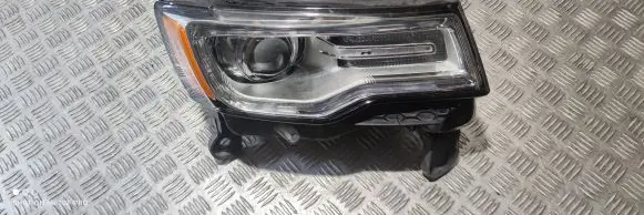 Jeep Grand Cherokee Headlight/headlamp 55112922AB 55112922