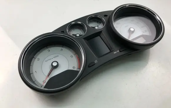 Peugeot 308 Speedometer (instrument cluster) 9665107680