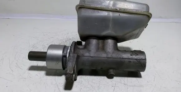 Master brake cylinder