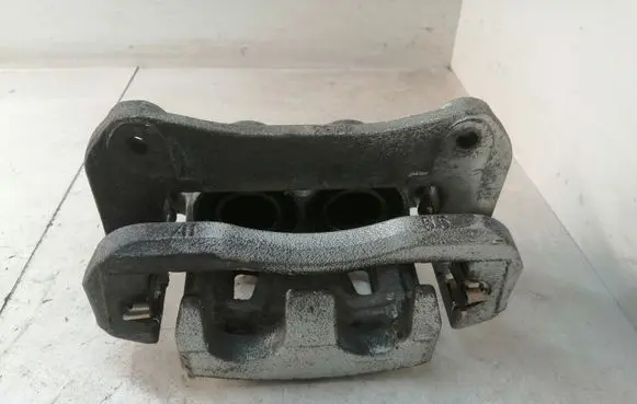 Toyota Prius (XW50) Front brake caliper 4533