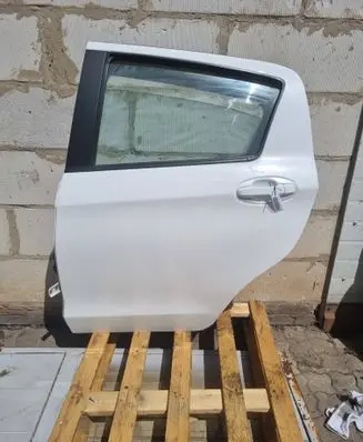 Toyota Yaris Rear door