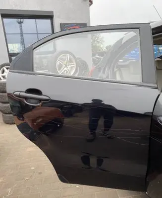 KIA Rio Rear door