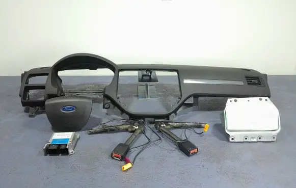 Ford C-MAX I Dashboard 3M5X-R04305-AHW