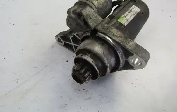 Skoda Fabia Mk2 (5J) Starter motor 02T911023E