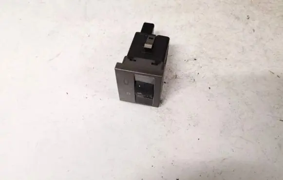 Opel Vectra C Seat heating switch 13138251