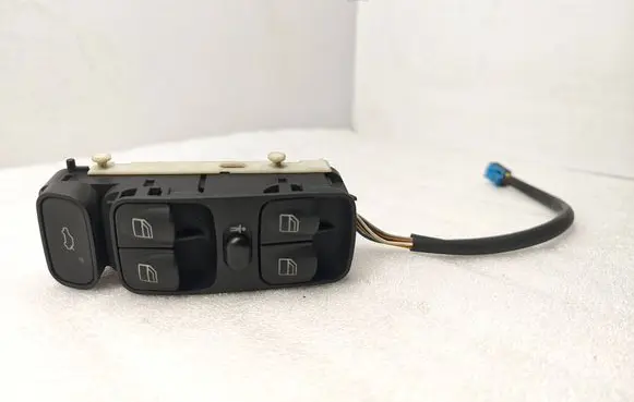 Mercedes-Benz C W203 Electric window control switch A2038200110 501809 0712008SQ03