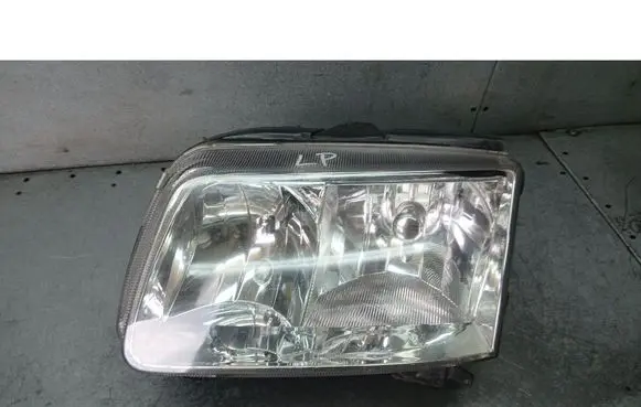 Volkswagen Polo III 6N 6N2 6NF Front reflector 