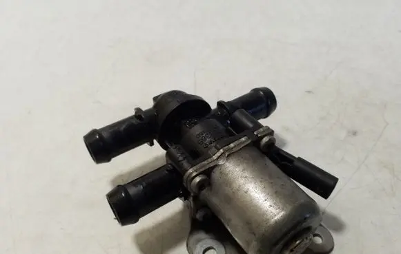Volvo XC90 Electric auxiliary coolant/water pump 31338385