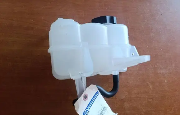 Dodge Durango Coolant expansion tank/reservoir 68304497AC