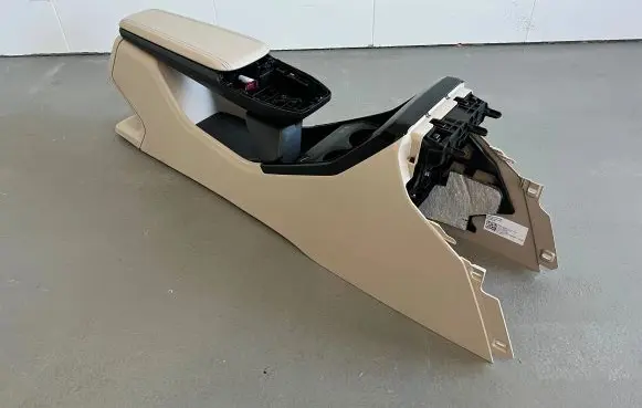 BMW 2 Active Tourer U06 Center console Bmwu06tunel