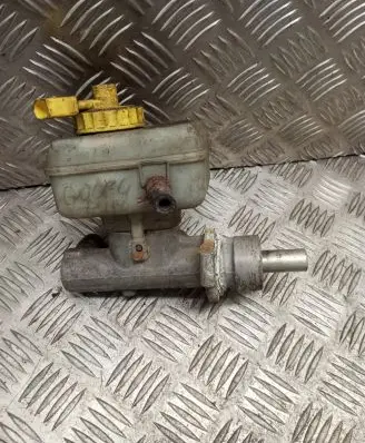 Volkswagen Golf IV Master brake cylinder