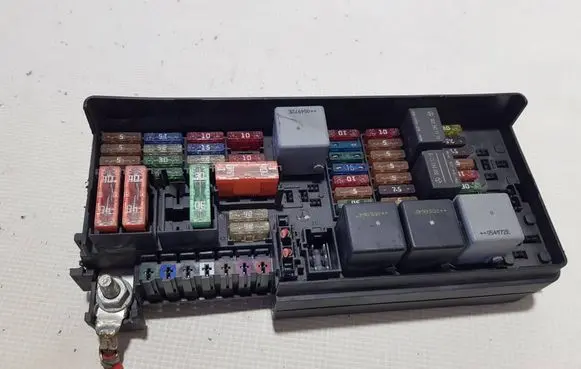 Mercedes-Benz ML W164 Fuse box set 1645400272DD A1645400272