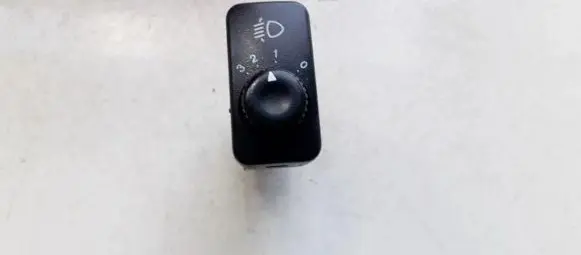 KIA Carnival Headlight level height control switch