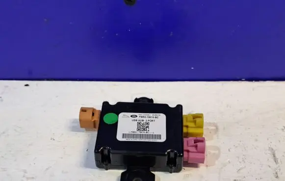 Jaguar XE USB control unit FW9319010BC