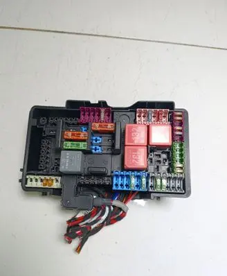 Mercedes-Benz C W205 Fuse module A0009822923
